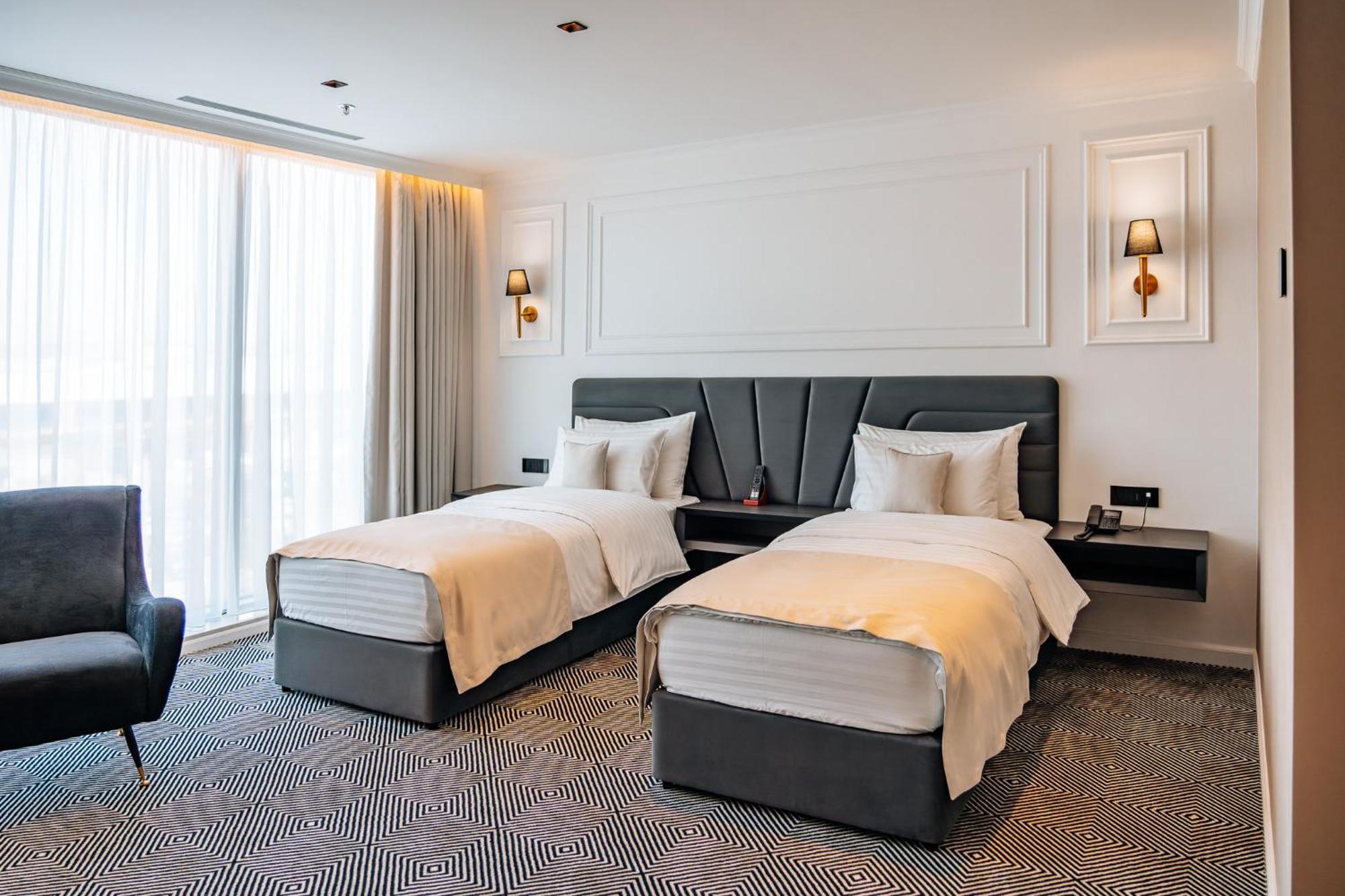 קלוז'-נאפוקה Sky Airport Hotel מראה חיצוני תמונה