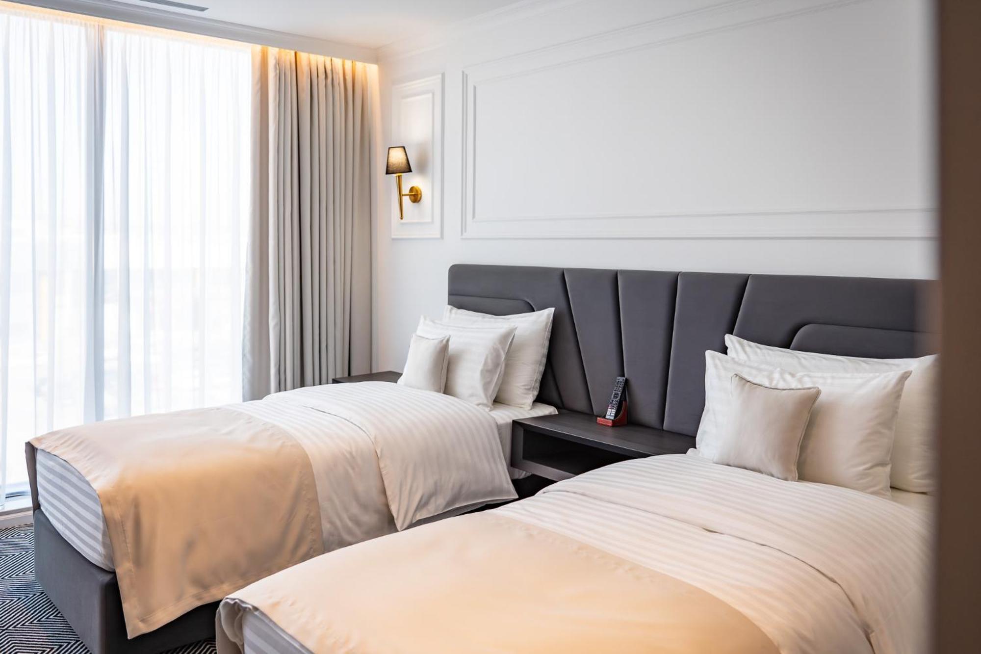 קלוז'-נאפוקה Sky Airport Hotel מראה חיצוני תמונה