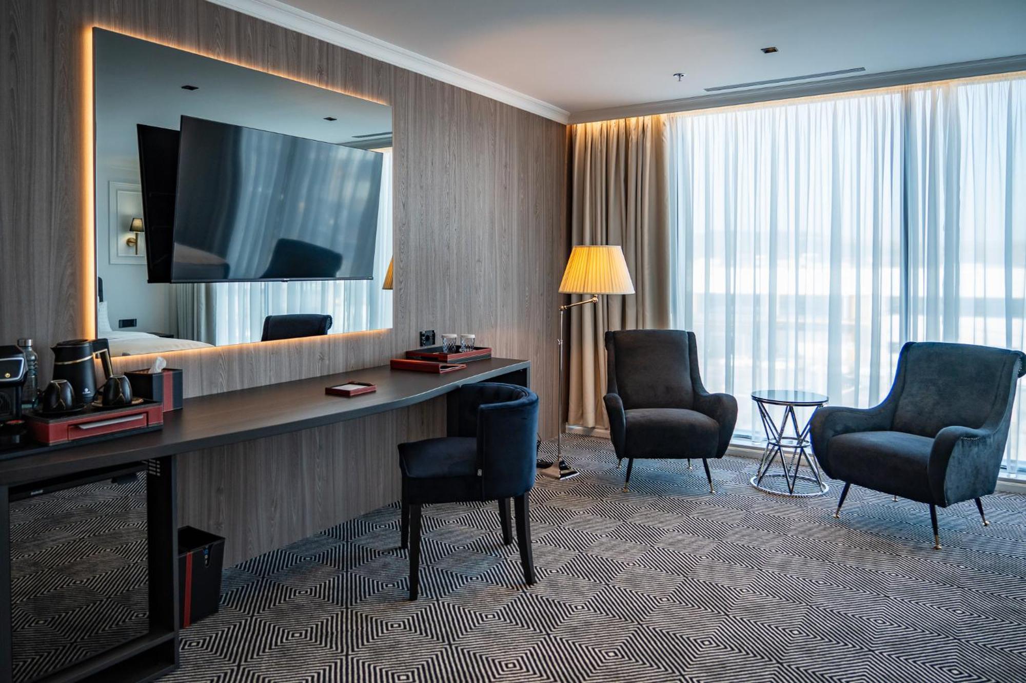 קלוז'-נאפוקה Sky Airport Hotel מראה חיצוני תמונה