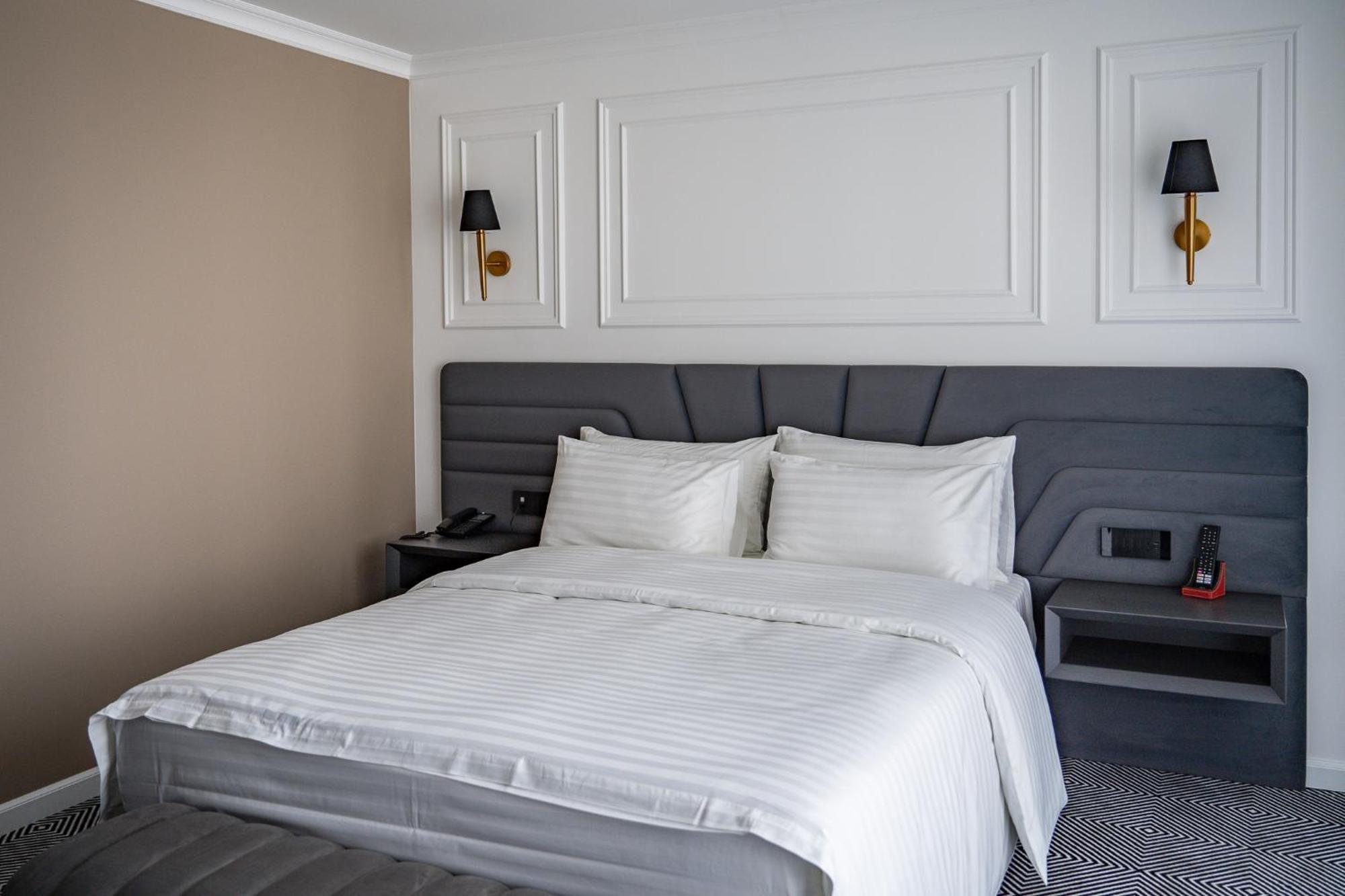 קלוז'-נאפוקה Sky Airport Hotel מראה חיצוני תמונה