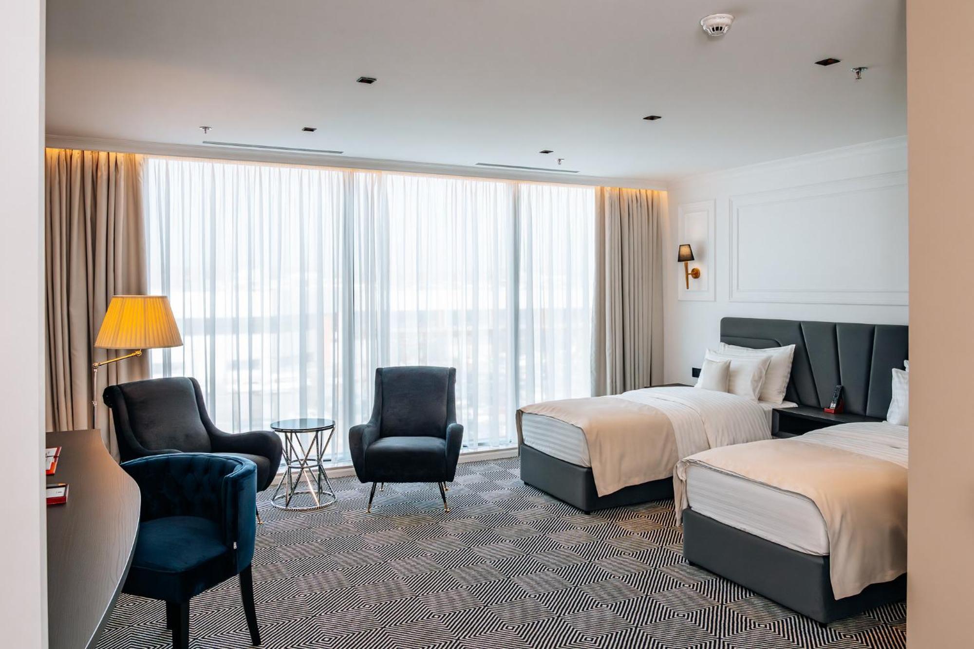 קלוז'-נאפוקה Sky Airport Hotel מראה חיצוני תמונה