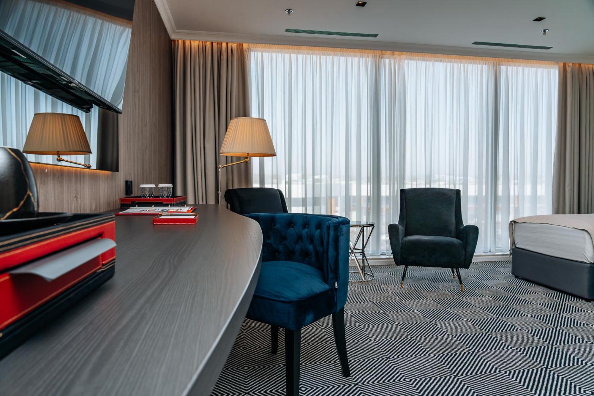 קלוז'-נאפוקה Sky Airport Hotel מראה חיצוני תמונה