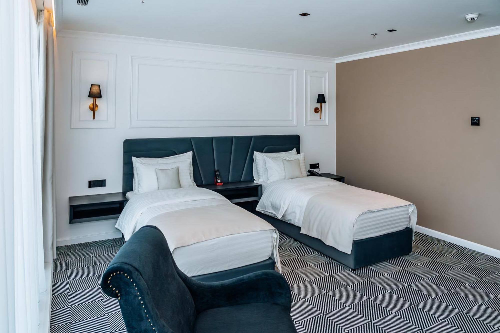 קלוז'-נאפוקה Sky Airport Hotel מראה חיצוני תמונה